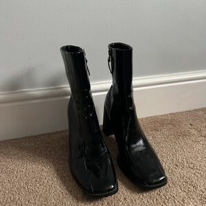 PrettyLittleThing Glossy Black Heeled Boots